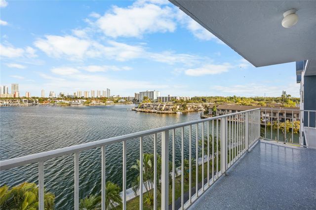 16570 NE 26th Ave 5J, North Miami Beach, FL 33160