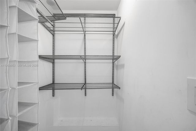 16570 NE 26th Ave 5J, North Miami Beach, FL 33160