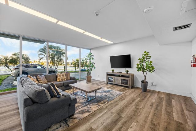 16570 NE 26th Ave 5J, North Miami Beach, FL 33160
