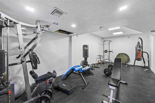 16570 NE 26th Ave 5J, North Miami Beach, FL 33160