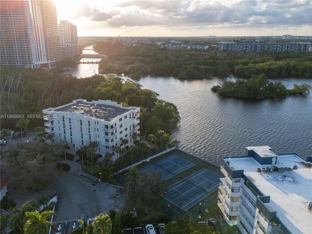 16570 NE 26th Ave 5J, North Miami Beach, FL 33160