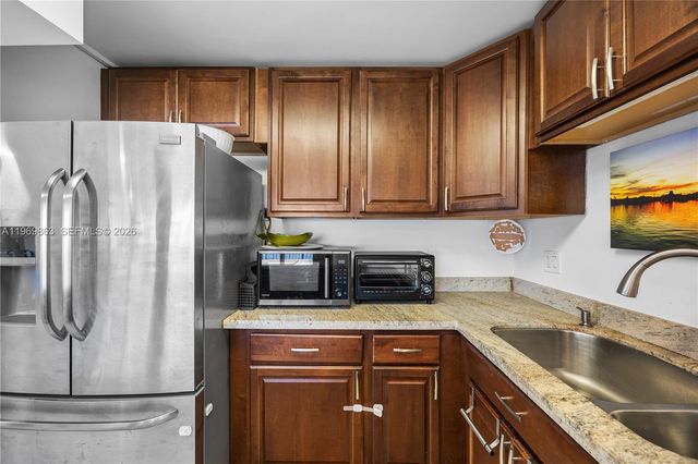 16570 NE 26th Ave 5J, North Miami Beach, FL 33160