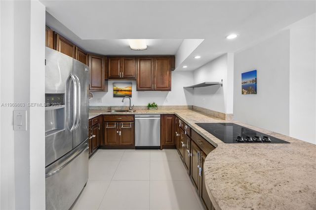 16570 NE 26th Ave 5J, North Miami Beach, FL 33160