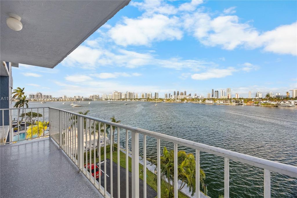 16570 NE 26th Ave 5J, North Miami Beach, FL 33160