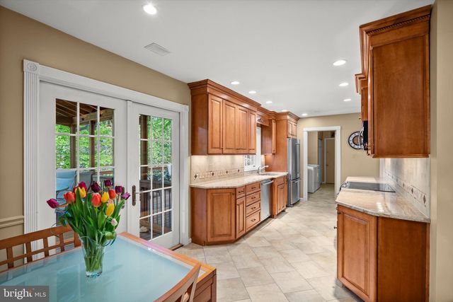 4949 SABRA LN, Annandale, VA 22003