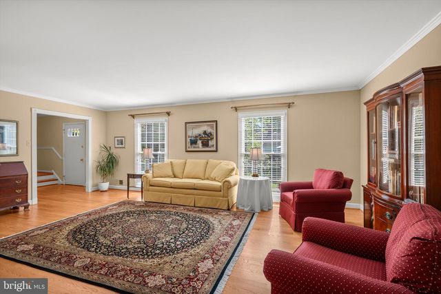 4949 SABRA LN, Annandale, VA 22003