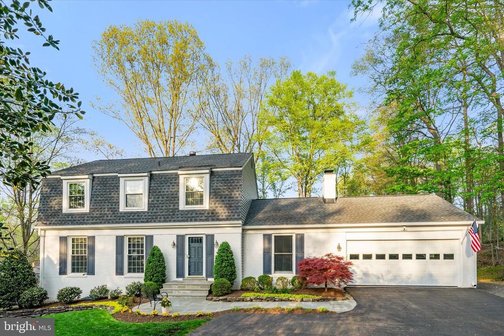 4949 SABRA LN, Annandale, VA 22003