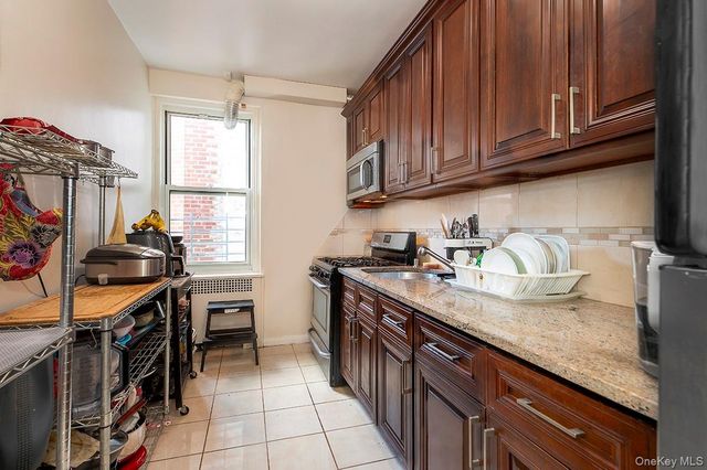 72-15 37th Avenue 6A, Jackson Heights, NY 11372