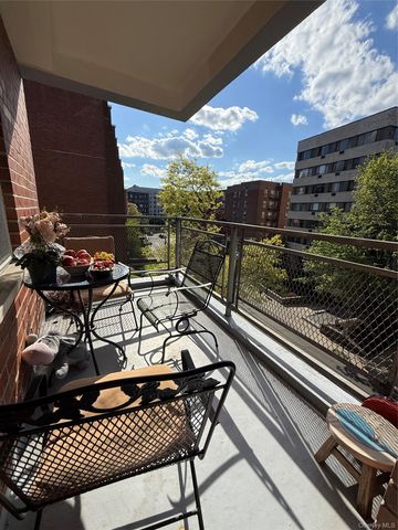 16 Lake Street 6A, White Plains, NY 10603