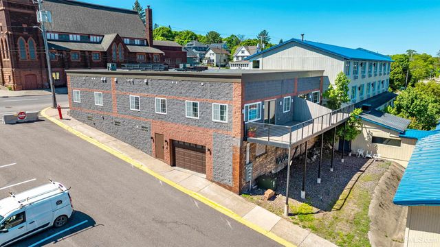 208 E Montezuma Avenue, Houghton, MI 49931