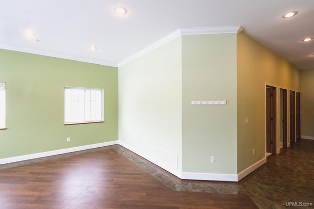 208 E Montezuma Avenue, Houghton, MI 49931