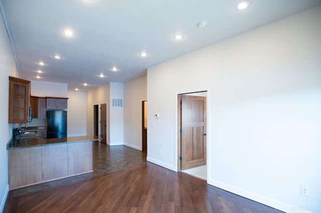 208 E Montezuma Avenue, Houghton, MI 49931