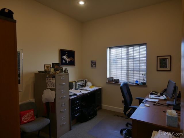 208 E Montezuma Avenue, Houghton, MI 49931