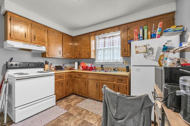 348 Dupuis Dr, Clarksville, TN 37042