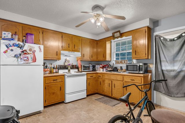 348 Dupuis Dr, Clarksville, TN 37042