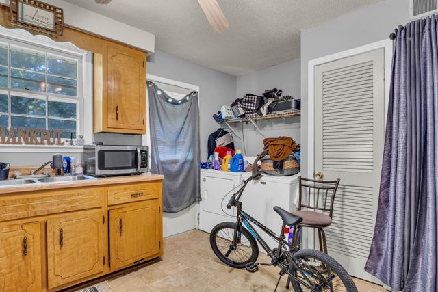 348 Dupuis Dr, Clarksville, TN 37042