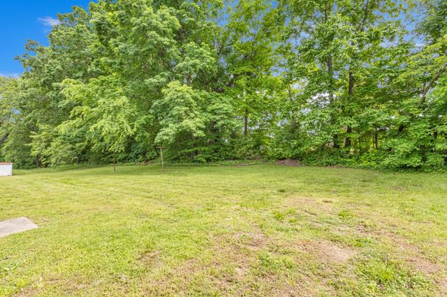 348 Dupuis Dr, Clarksville, TN 37042