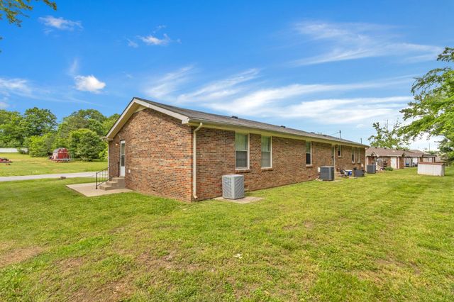 348 Dupuis Dr, Clarksville, TN 37042