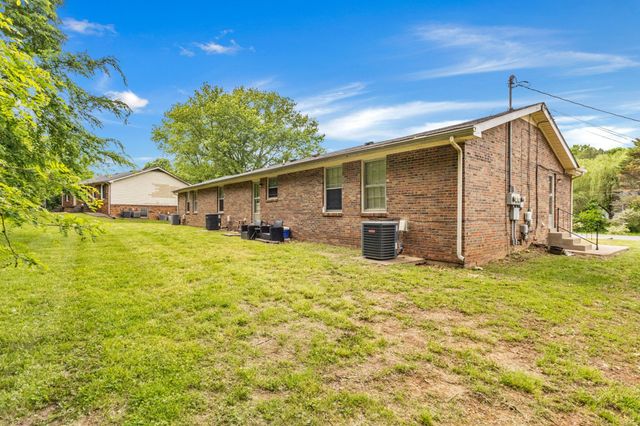 348 Dupuis Dr, Clarksville, TN 37042