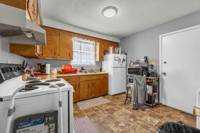 348 Dupuis Dr, Clarksville, TN 37042