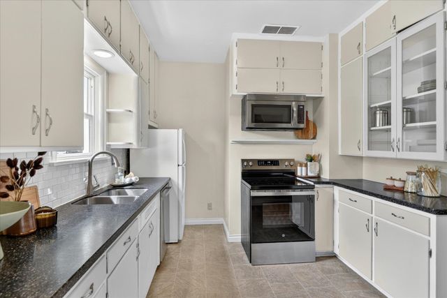 1218 E Augusta Ave, Spokane, WA 99207