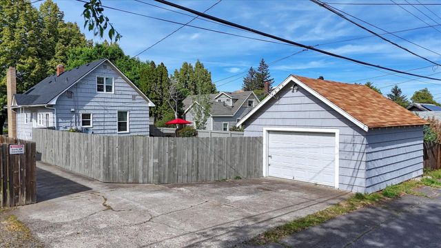 1218 E Augusta Ave, Spokane, WA 99207