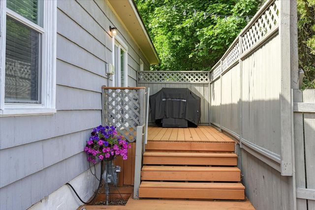 1218 E Augusta Ave, Spokane, WA 99207