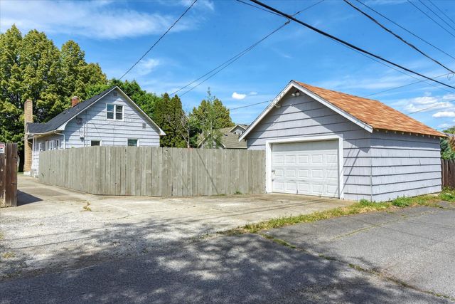 1218 E Augusta Ave, Spokane, WA 99207