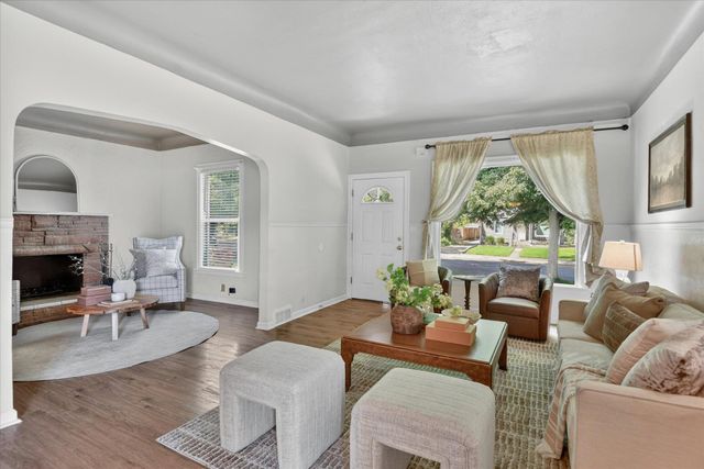 1218 E Augusta Ave, Spokane, WA 99207