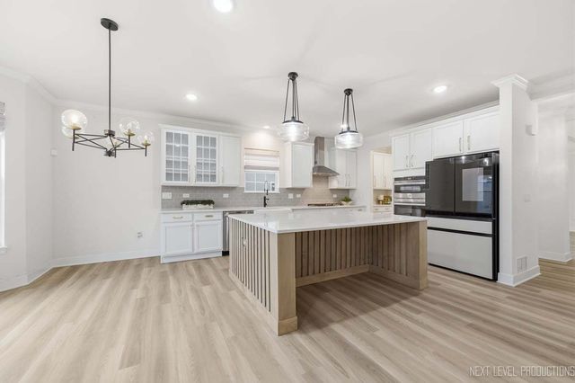 12513 S Willowgate Lane, Plainfield, IL 60585