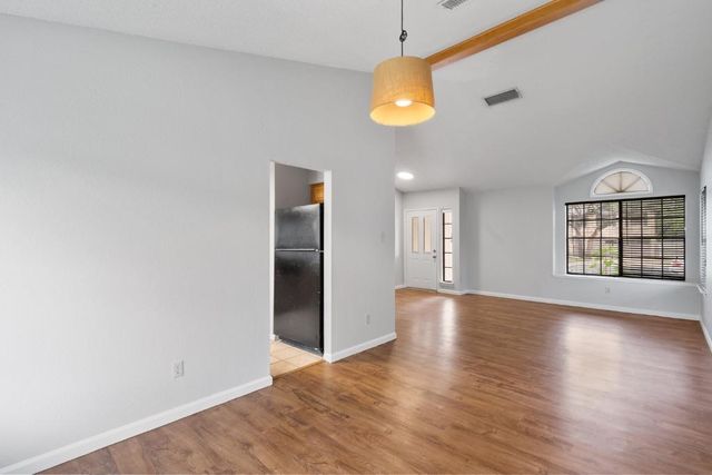 8718 Coastal DR, Austin, TX 78749