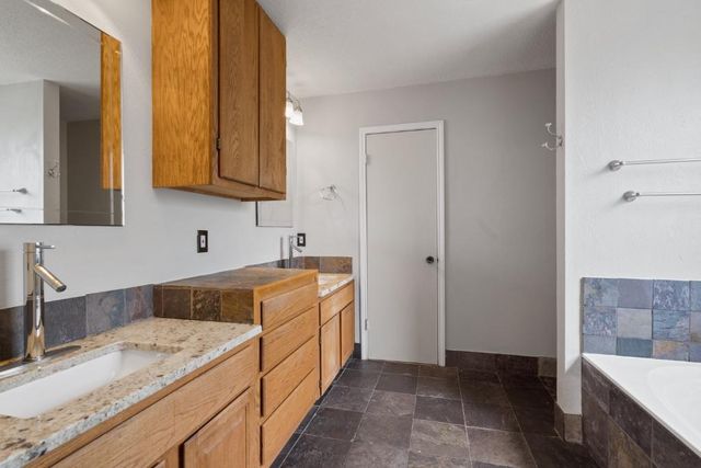 8718 Coastal DR, Austin, TX 78749