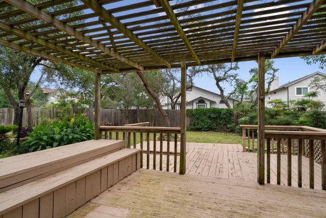 8718 Coastal DR, Austin, TX 78749