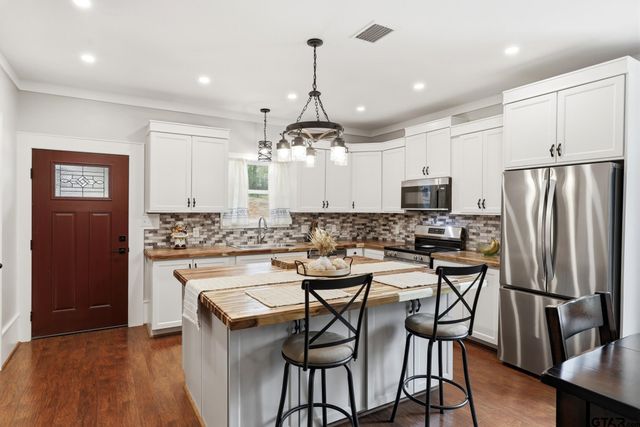 405 W Camp St, Jefferson, TX 75657