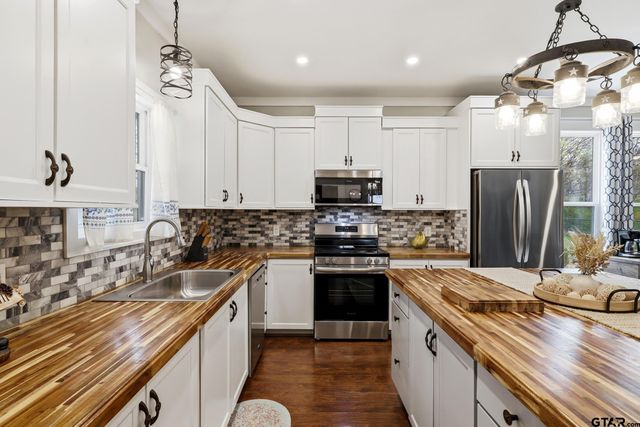 405 W Camp St, Jefferson, TX 75657