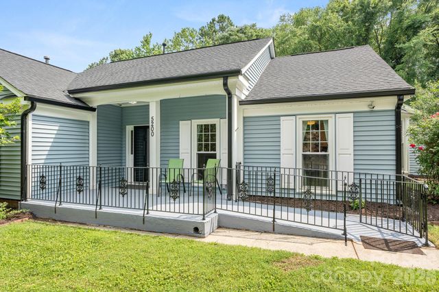5200 Cressingham Court, Charlotte, NC 28227