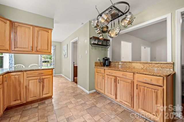 5200 Cressingham Court, Charlotte, NC 28227