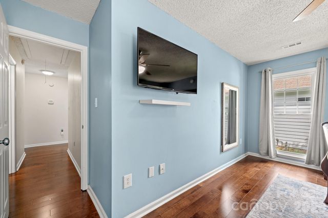 5200 Cressingham Court, Charlotte, NC 28227