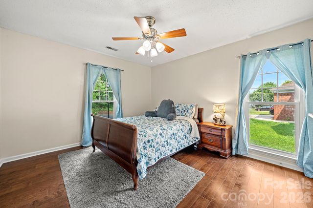 5200 Cressingham Court, Charlotte, NC 28227