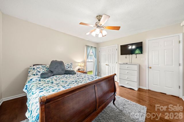 5200 Cressingham Court, Charlotte, NC 28227