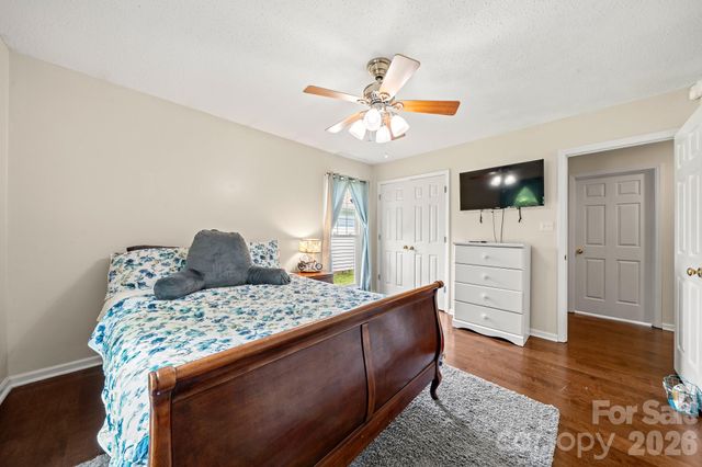 5200 Cressingham Court, Charlotte, NC 28227