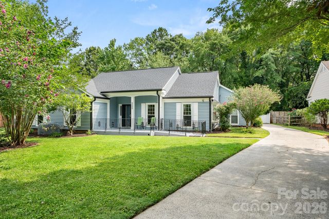 5200 Cressingham Court, Charlotte, NC 28227