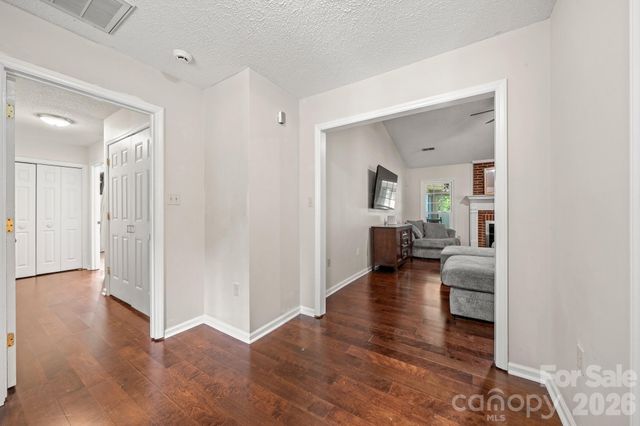 5200 Cressingham Court, Charlotte, NC 28227