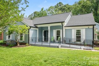 5200 Cressingham Court, Charlotte, NC 28227