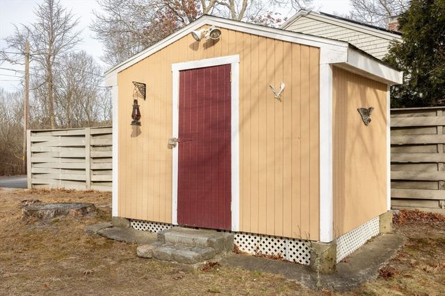 14 Briarwood Drive, Wareham, MA 02751