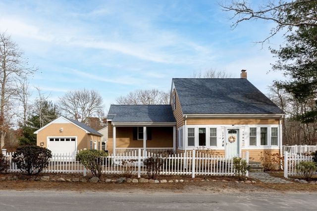 14 Briarwood Drive, Wareham, MA 02751