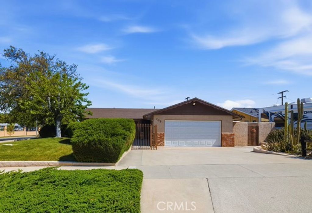 305 E Citron Street, Corona, CA 92879