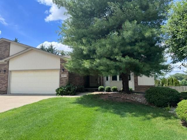 46839 Scotch Pine Lane, Macomb, MI 48042