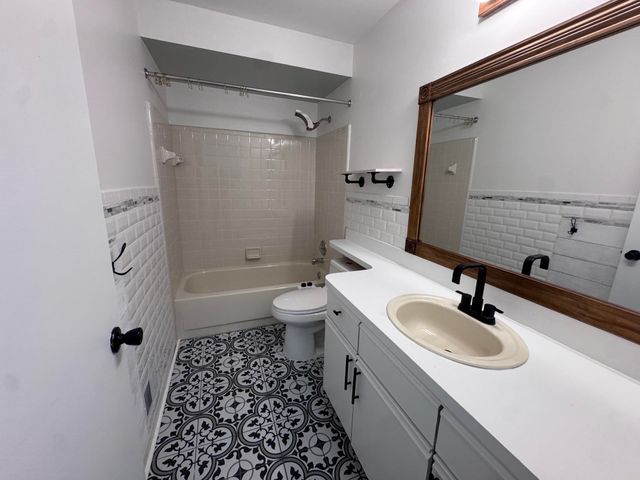 46839 Scotch Pine Lane, Macomb, MI 48042
