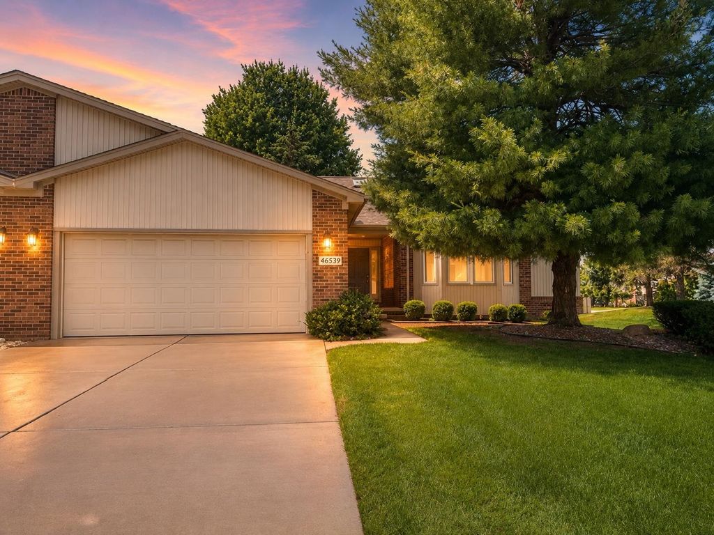 46839 Scotch Pine Lane, Macomb, MI 48042